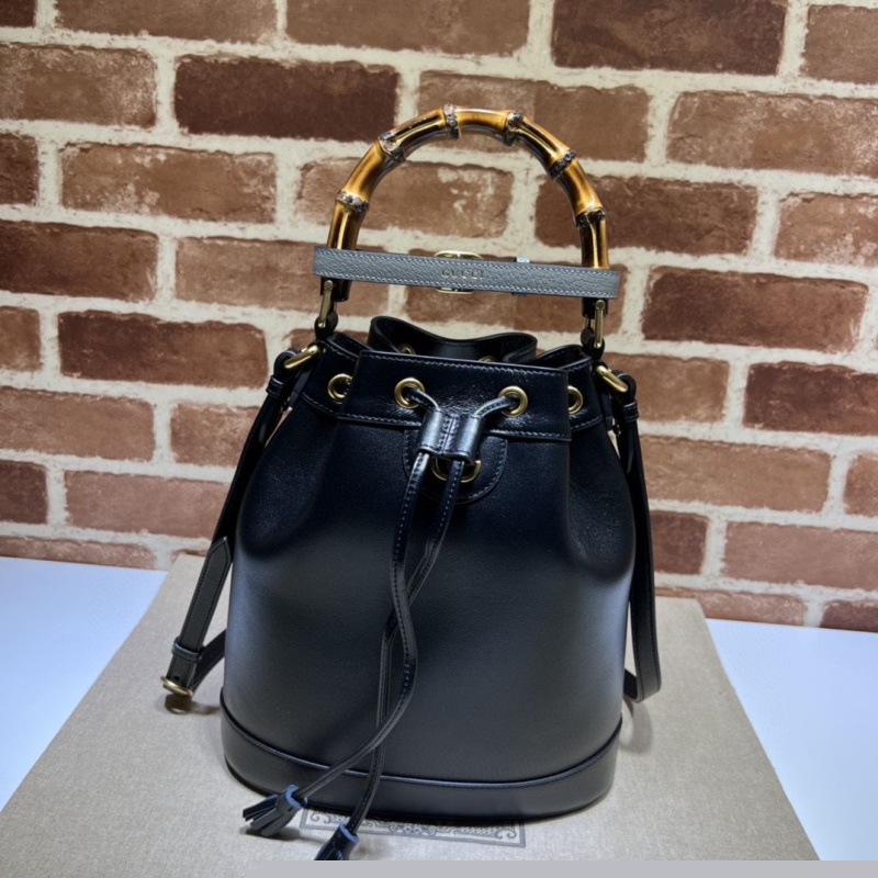 G*u*i bucket bags